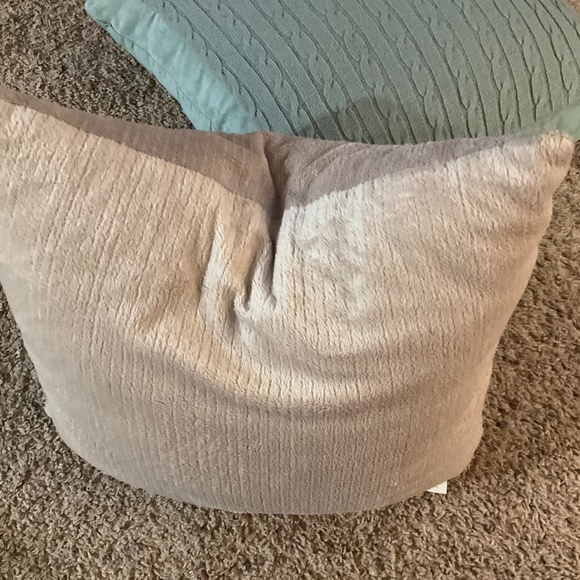 Chris Madden JC Penny Home Collection Throw Pillow - Picture 11 of 11